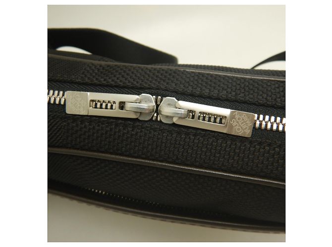 Borsa Acrobat Sling Louis Vuitton Damier Geant Nero - vista 13