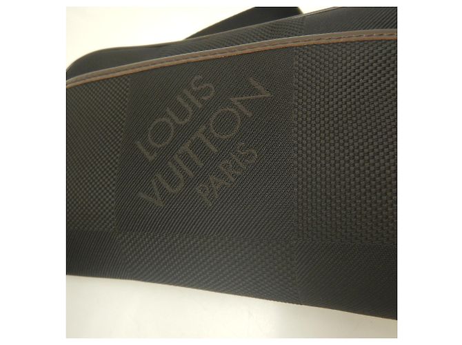 Borsa Acrobat Sling Louis Vuitton Damier Geant Nero - vista 9