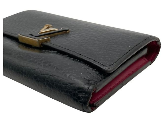Portafoglio Louis Vuitton Capucines Compact Tri-Fold - vista 11