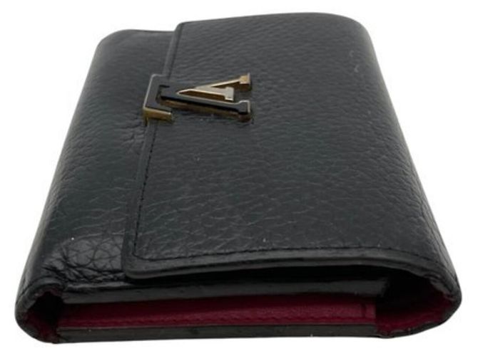 Portafoglio Louis Vuitton Capucines Compact Tri-Fold - vista 4