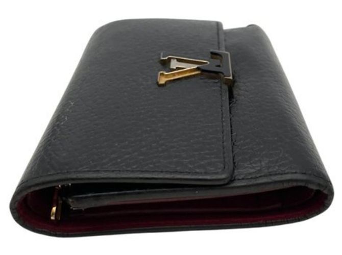 Portafoglio Louis Vuitton Capucines Compact Tri-Fold - vista 5