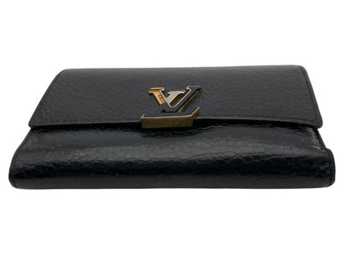 Portafoglio Louis Vuitton Capucines Compact Tri-Fold - vista 7