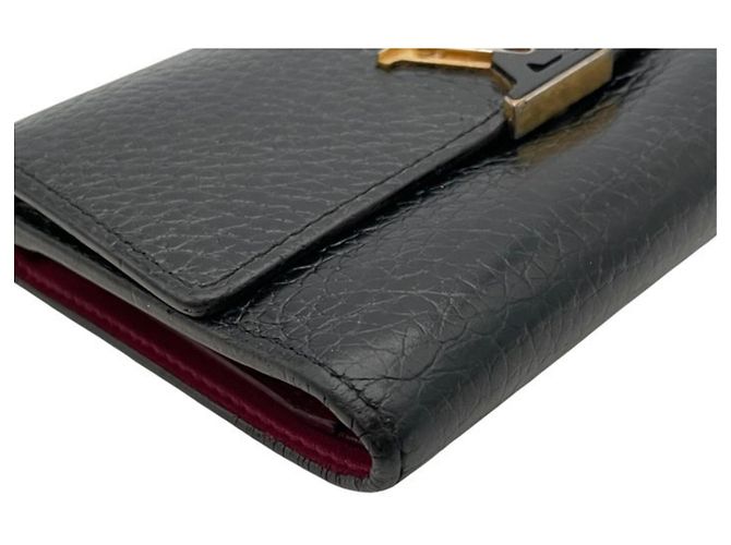 Portafoglio Louis Vuitton Capucines Compact Tri-Fold - vista 8