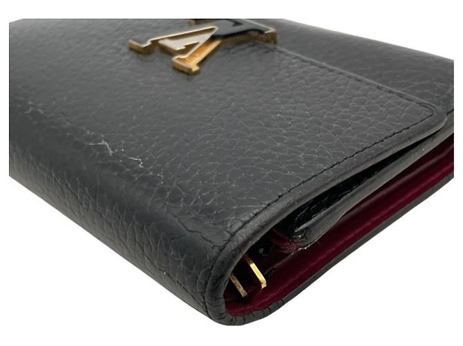 Portafoglio Louis Vuitton Capucines Compact Tri-Fold - vista 9