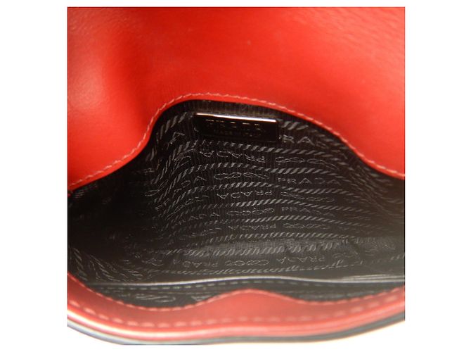 Borsa a tracolla Prada in pelle rossa Rosso - vista 16