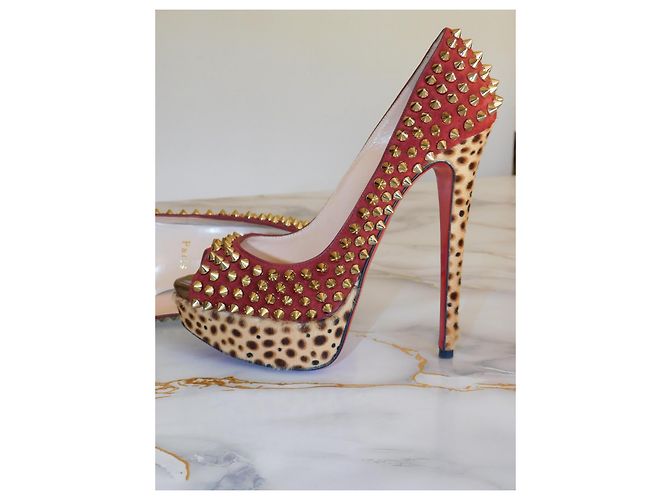 Lady Peep Christian Louboutin Décolleté Louboutin borchiate leopardate - vista 2