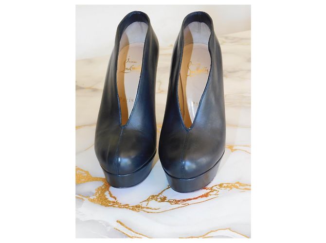 Décolleté Christian Louboutin in pelle nera - vista 2