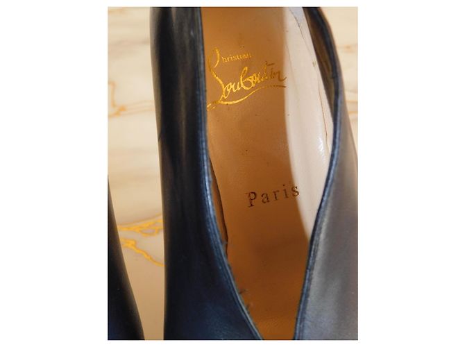 Décolleté Christian Louboutin in pelle nera - vista 3