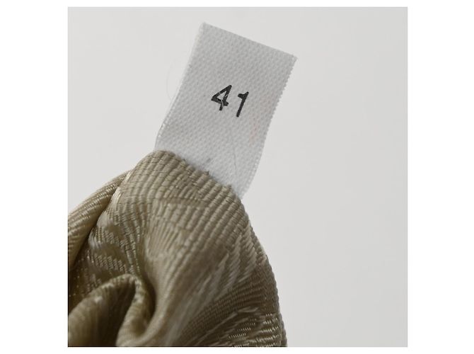 Prada Re-Edition 1978 Pocket Re-Nylon in pelle Saffiano Medium Beige - vista 7