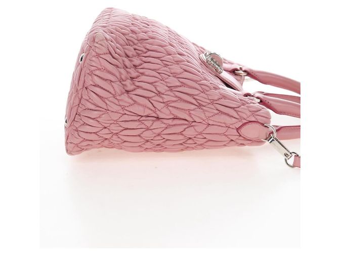 Miu Miu Crystal Convertible Top Handle Matelasse Leather Small Rosa - vista 3