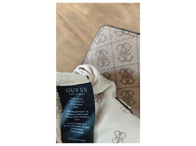 Riñonera Guess monograma burdeos - vista 10
