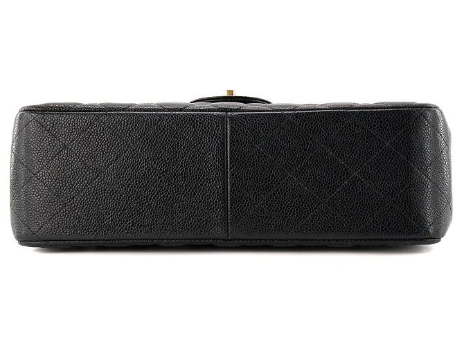 CHANEL - Borsa a tracolla Classic/Timeless Jumbo Chanel in pelle caviar nera - vista 4