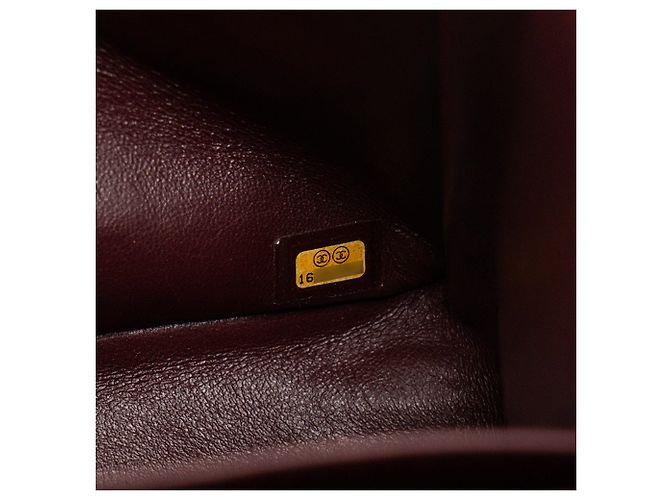 CHANEL - Borsa a tracolla Classic/Timeless Jumbo Chanel in pelle caviar nera - vista 9