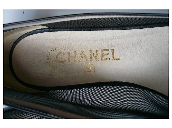 Chanel Sapatilhas Rasas Pretas em Couro e Malha com Laço CC Preto - vista 5