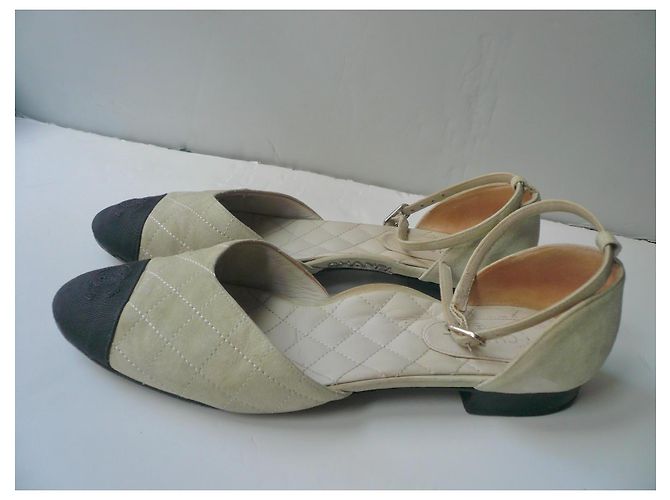 Chanel Ballerine Mary Jane Camoscio Ecru Nero Beige - vista 2