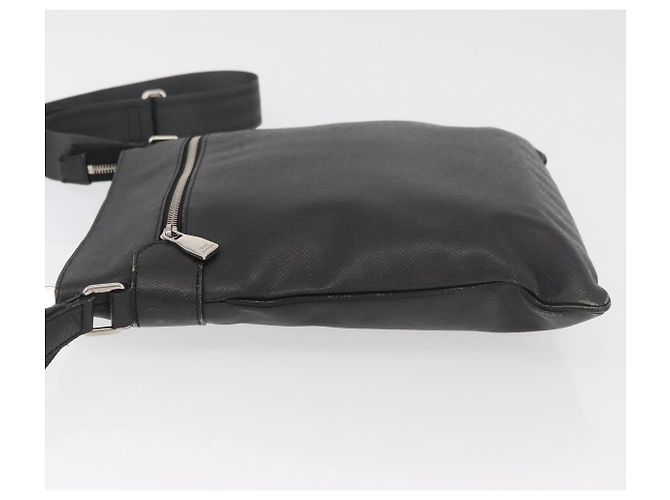Louis Vuitton Sasha Taiga Leather Nero - vista 4