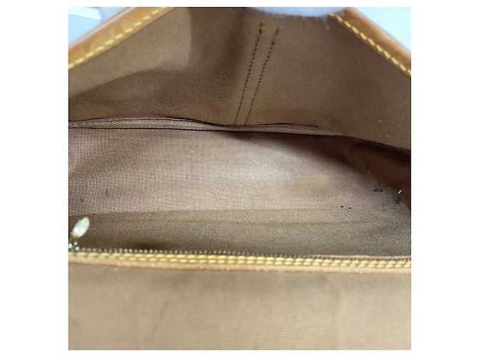 Bolsa de Ombro Louis Vuitton Monogram Gibeciere MM - vista 4