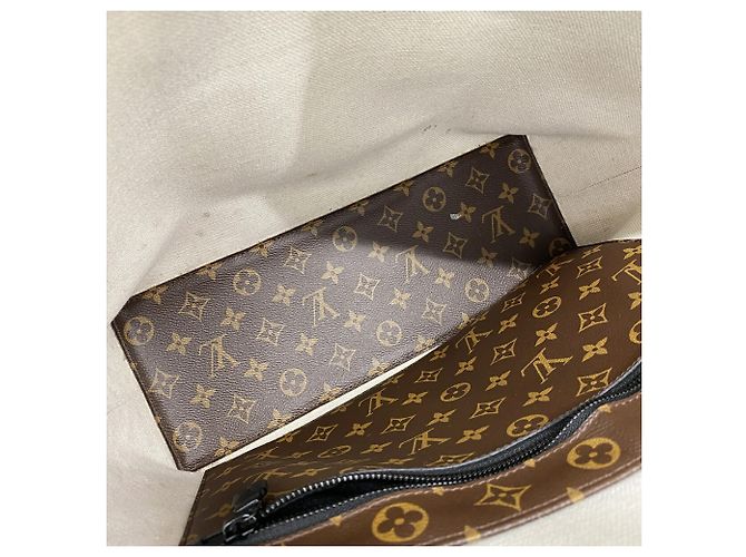 Louis Vuitton Monogram Macassar Weekend Tote PM Marron - vue 4