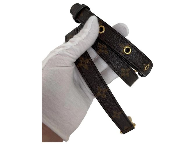 Louis Vuitton Pochette Métis Monogram Toile - vue 3