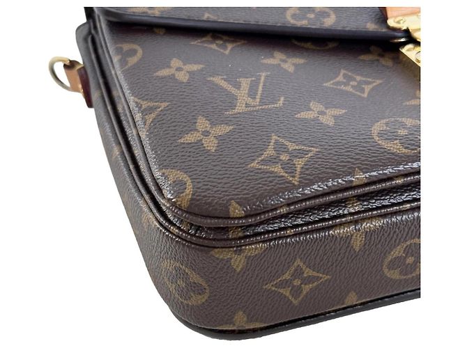 Louis Vuitton Pochette Métis Monogram Toile - vue 8