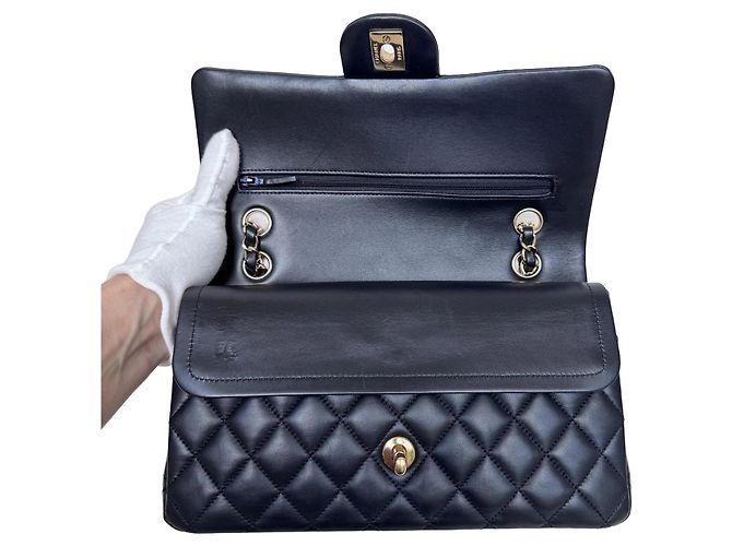 Classique Sac Chanel Classic Double Flap Medium Cuir d'Agneau Noir - vue 11