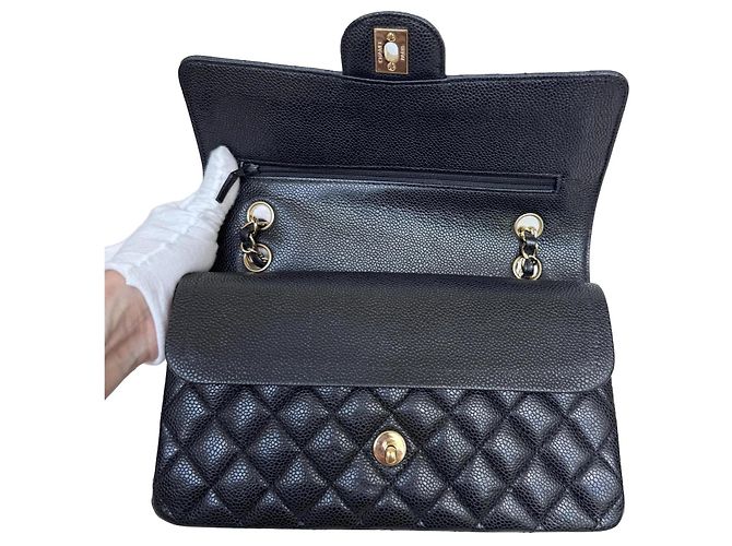 Timeless Bolsa Chanel Classic Double Flap Medium Couro Caviar Preto - vista 13