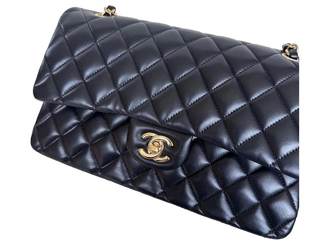 Timeless Chanel Classic Double Flap Medium Pele Cordeiro Preto Ouro - vista 2