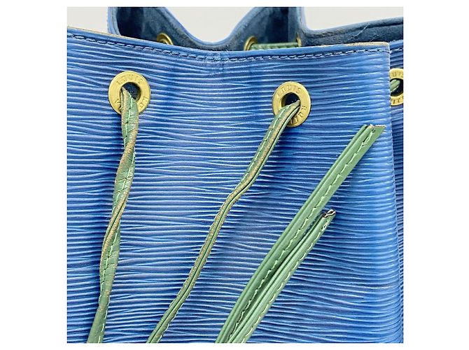 Louis Vuitton Epi Noe Shoulder Bag Blue - view 8