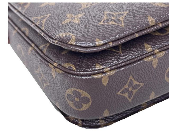 Louis Vuitton Pochette Métis Monogram Canvas - vista 7
