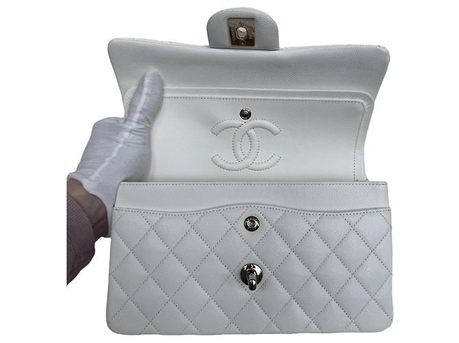 Timeless Bolsa Chanel Classic Double Flap Small Couro Caviar Branco - vista 12