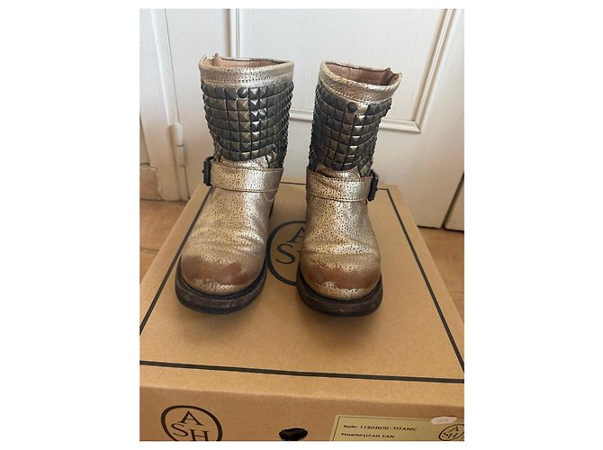 Stivali biker ASH in pelle dorata borchiata D'oro - vista 2