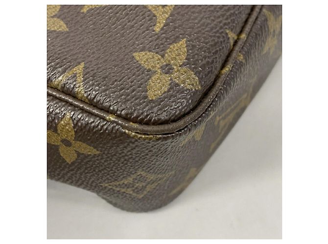 Pouch Louis Vuitton Monogram Toilette 23 - vista 6
