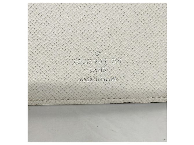 Louis Vuitton Portafoglio Lungo Taigarama Brazza NM M30889 Bianco - vista 4