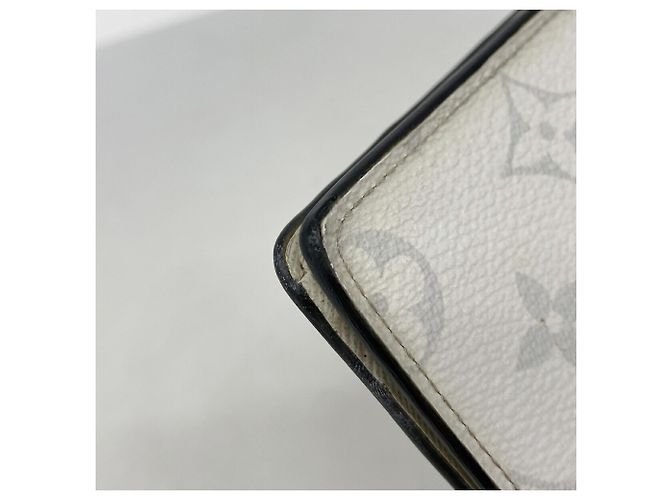 Louis Vuitton Portafoglio Lungo Taigarama Brazza NM M30889 Bianco - vista 7