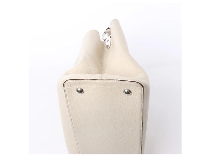 Borsa Louis Vuitton Capucines GM in pelle Taurillon Beige - vista 9