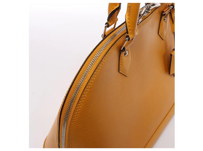 Borsa a mano Louis Vuitton Alma PM in pelle Epi Gialla M52149 Giallo - vista 5