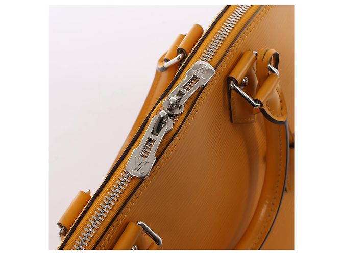 Borsa a mano Louis Vuitton Alma PM in pelle Epi Gialla M52149 Giallo - vista 8