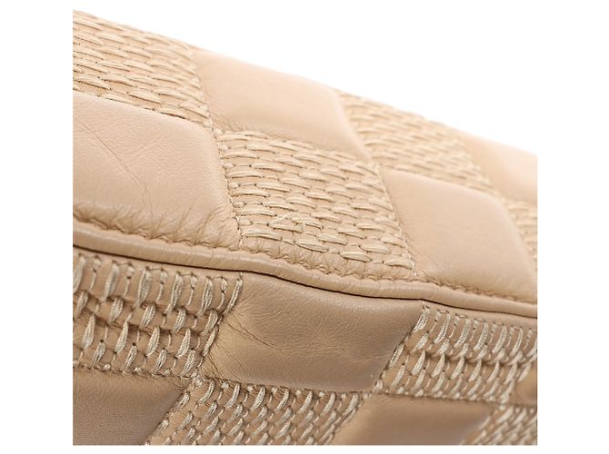 Borsa a tracolla Louis Vuitton Troca MM Damier Quilt in Beige M59111 - vista 10