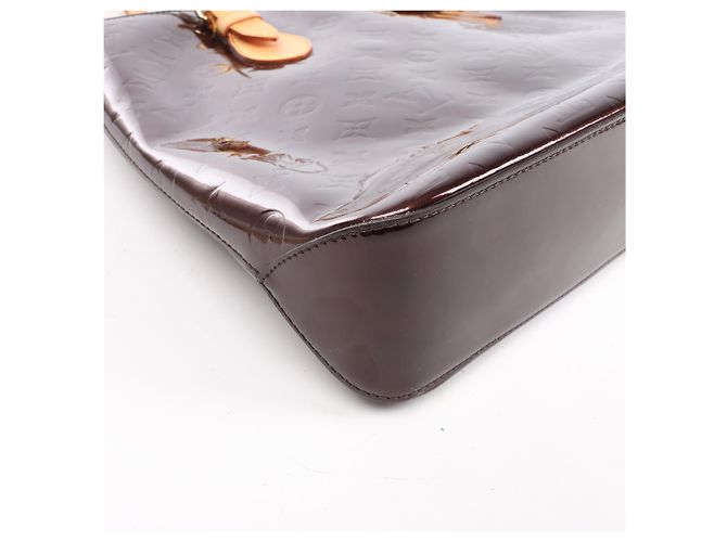 Borsa a spalla Louis Vuitton Brentwood in pelle Vernis, Amarante Purple M91994 - vista 7