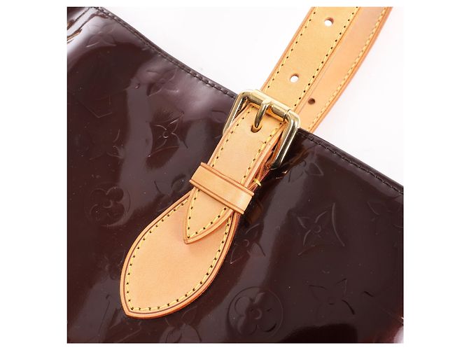 Borsa a spalla Louis Vuitton Brentwood in pelle Vernis, Amarante Purple M91994 - vista 9