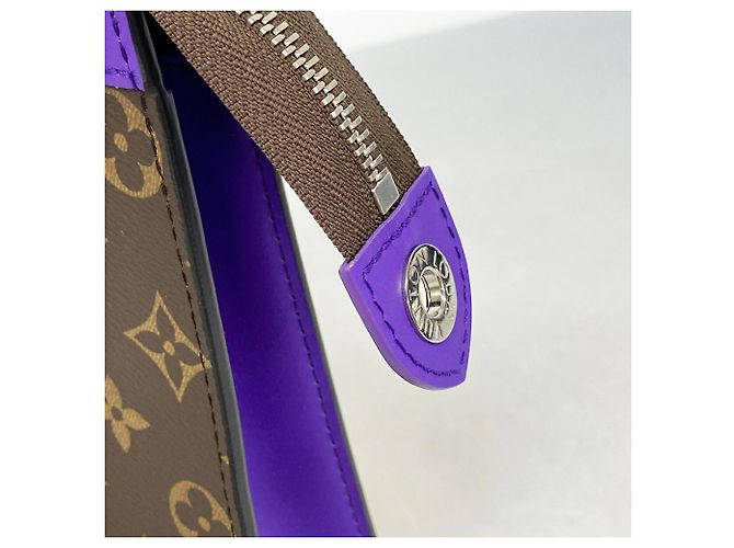 Louis Vuitton Monogram Pochette Voyage MM Clutch Bag Marrone - vista 8