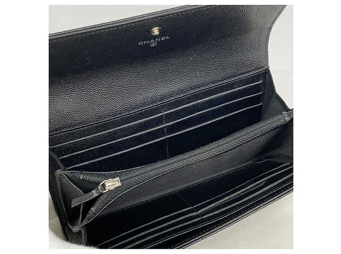 Cartera larga Chanel de piel de becerro granulada negra - vista 3