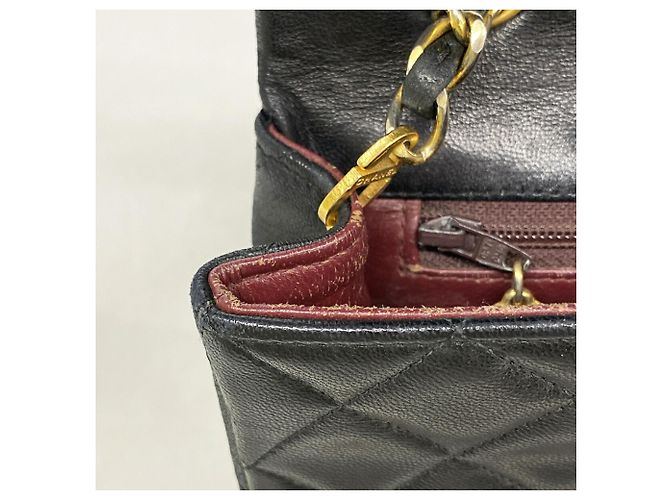 Bolsa de Ombro Chanel Matelassé com Corrente - vista 11
