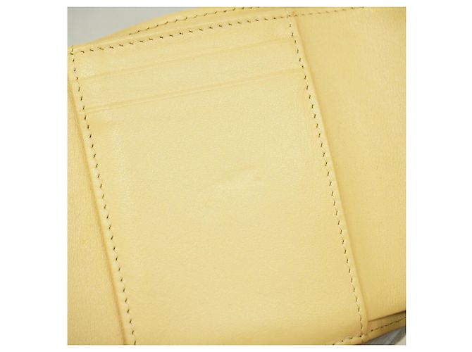 Chanel Tri-fold Portemonnaie aus beigem Lammleder - Ansicht 8