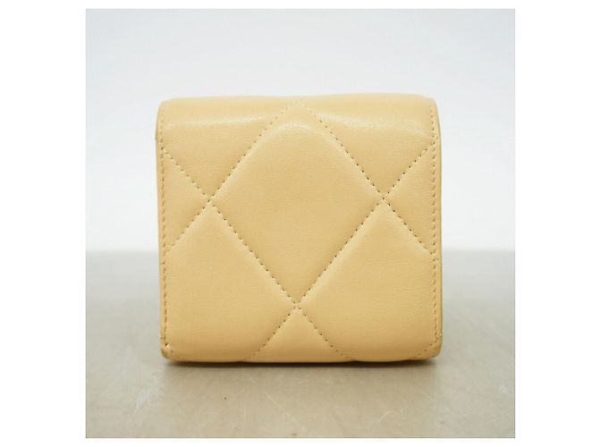 Chanel Tri-fold Portemonnaie aus beigem Lammleder - Ansicht 9