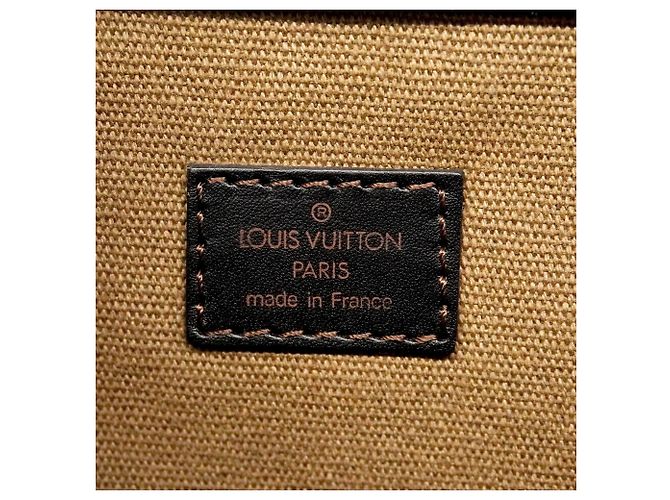 Louis Vuitton Utah Shoulder Bag M92071 - view 5