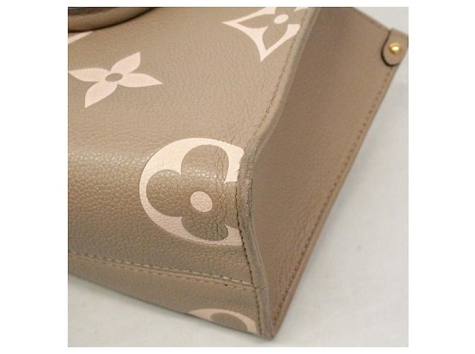 Louis Vuitton Monogram Empreinte Bicolor OnTheGo PM Handtasche Grau Roh - Ansicht 11