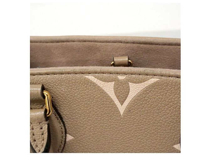 Louis Vuitton Monogram Empreinte Bicolor OnTheGo PM Handtasche Grau Roh - Ansicht 12