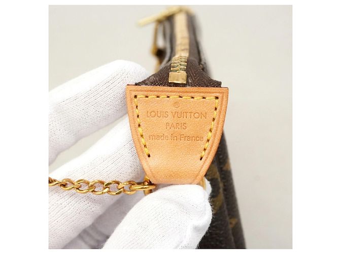 Louis Vuitton Monogram Mini Pochette Accessoires - vue 5