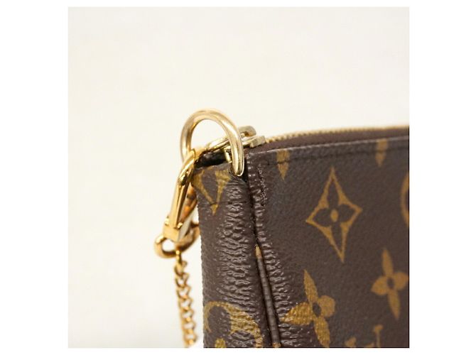 Louis Vuitton Monogram Mini Pochette Accessoires - vue 7